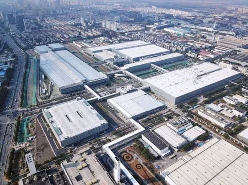 新能源汽车晚报 特斯拉遭美机构调查幽灵刹车，五菱宏光S衍生车瞄准物流市场